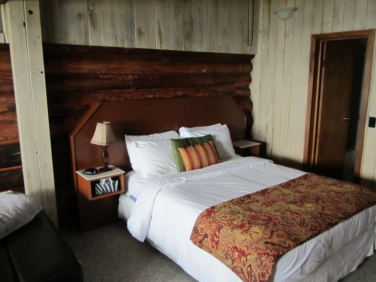 The Surf Lodge And Pub Gabriola Exterior foto