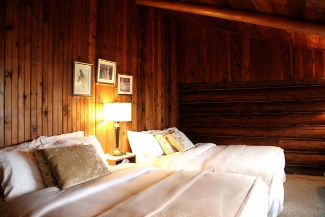 The Surf Lodge And Pub Gabriola Exterior foto