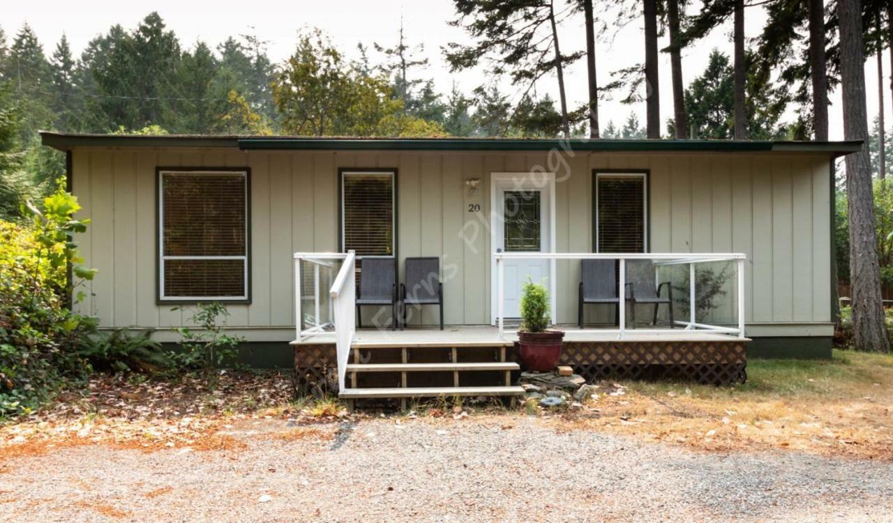 The Surf Lodge And Pub Gabriola Exterior foto