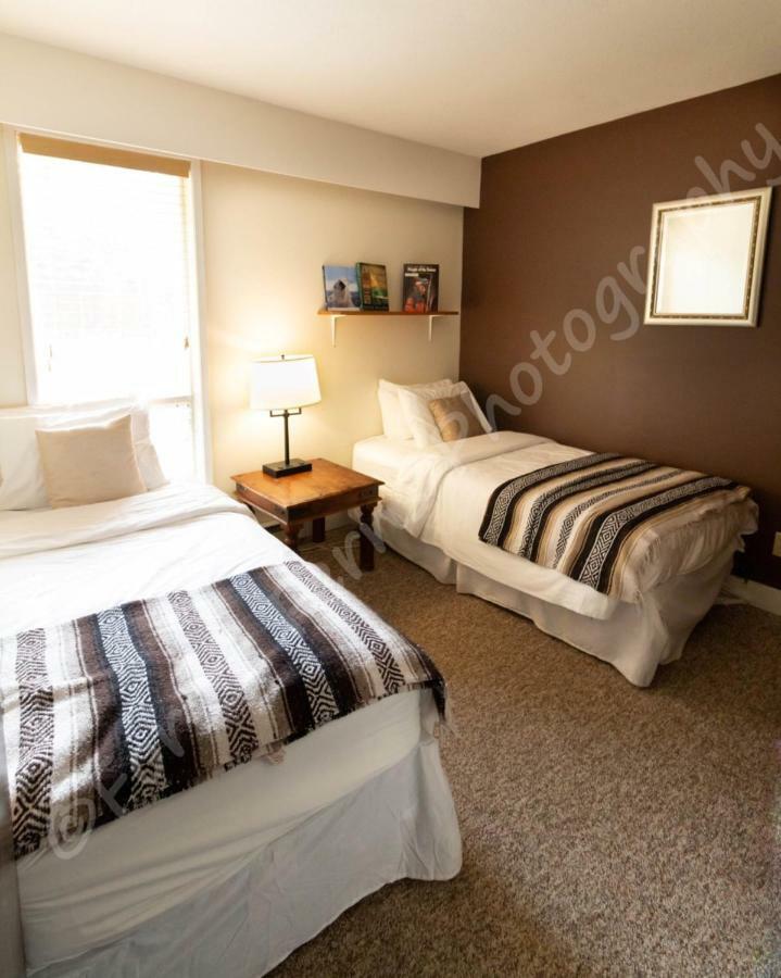The Surf Lodge And Pub Gabriola Exterior foto